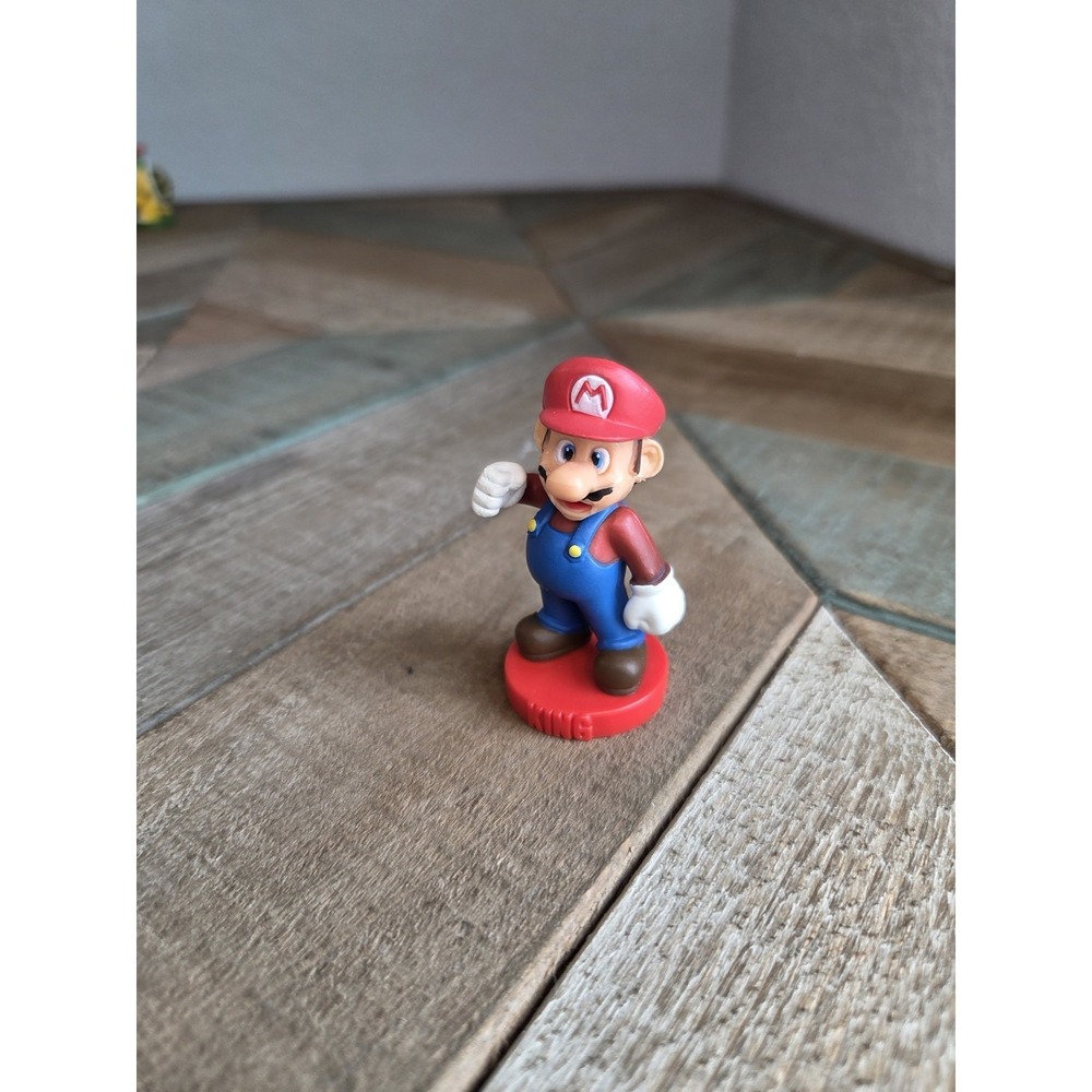 Super Mario Chess Mario King Replacement‎ Nintendo Game Piece Cake Top